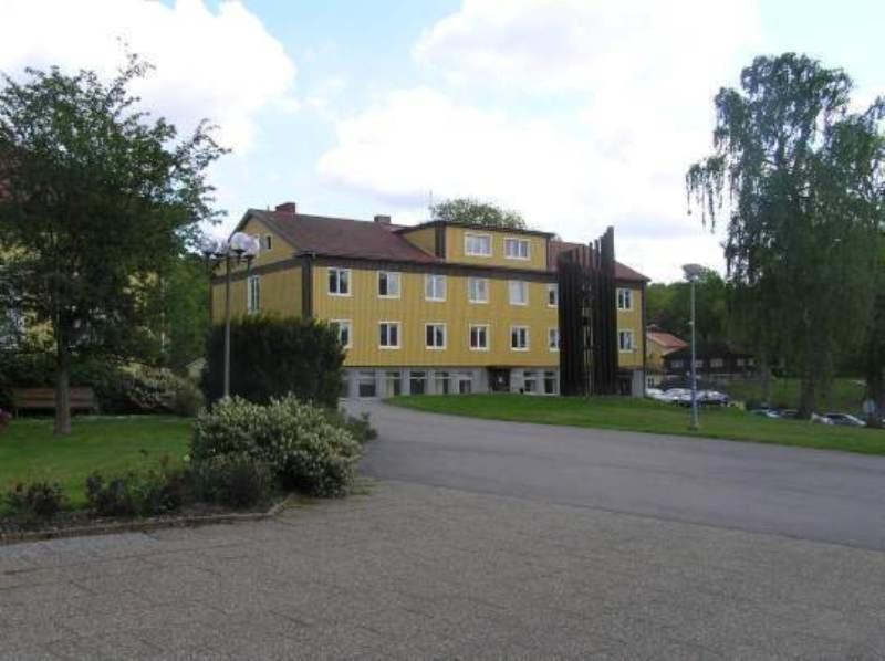 Stf Ljungskile Folkhoegskola Hostel And Hotel Exterior foto